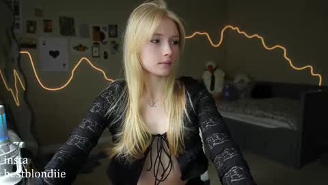 Chloe Next stream on Friday online show from 2, 3, 2025