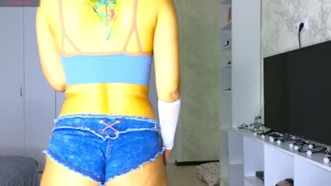 Snapshot of bestgirls2021 chatting on 12, 1, 2025 Hellen and Natali online show from 12, 1, 2025