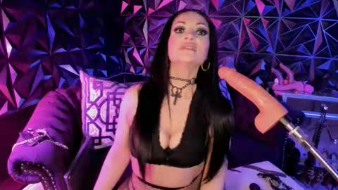 NatashaxoBangs online show from 2, 11, 2025