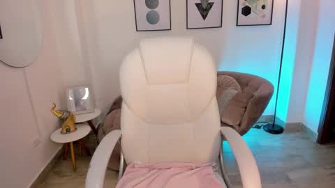 beverlyy johnson online show from 12, 10, 2025