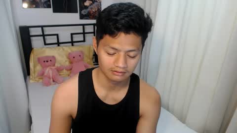 bhillrhey121103 online show from 22, 4, 2026