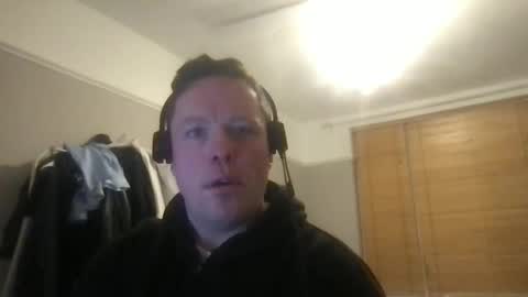 Snapshot of bhm2022 chatting on 18, 11, 2025 bhm2022 online show from 18, 11, 2025