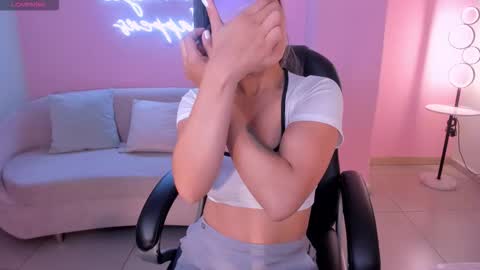 Bianca Pierce online show from 6, 3, 2026