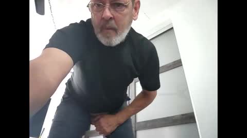 Snapshot of bigal9816192 chatting on 12, 12, 2024 bigal9816192 online show from 12, 12, 2024