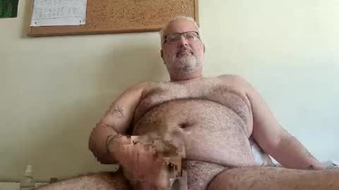 Snapshot of bigbearhector chatting on 22, 3, 2026 BigBearXXX online show from 22, 3, 2026