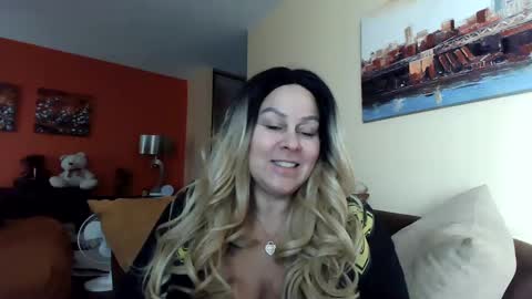 BIG BREAST SABRINA online show from 6, 1, 2025