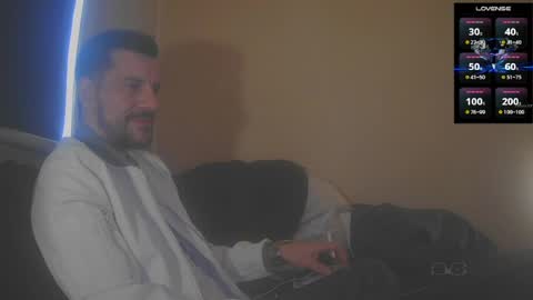 Jon - Im Straight online show from 30, 4, 2026