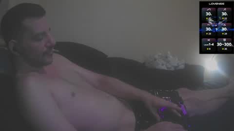 Jon - Im Straight online show from 28, 7, 2026