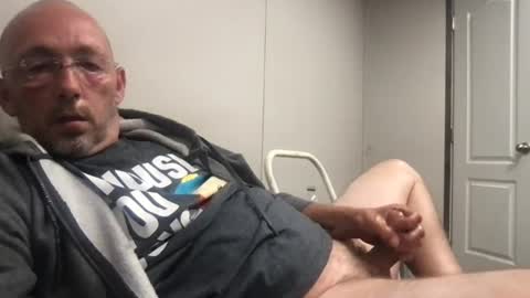 Snapshot of bigdaddydelight chatting on 3, 7, 2026 bigdaddydelight online show from 3, 7, 2026