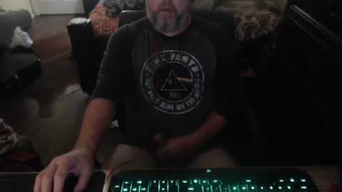 bighugmugg online show from 31, 10, 2025