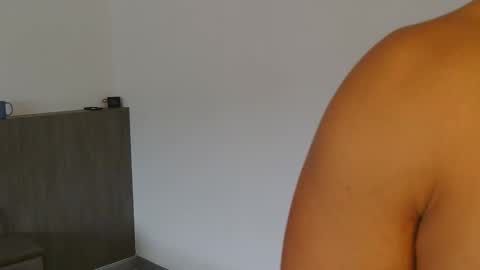 Snapshot of biglegs111 chatting on 22, 10, 2025 Alpha online show from 22, 10, 2025