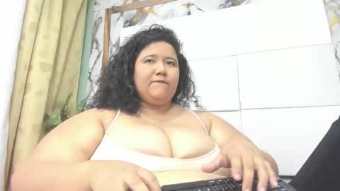 BigLucyy online show from 28, 4, 2026