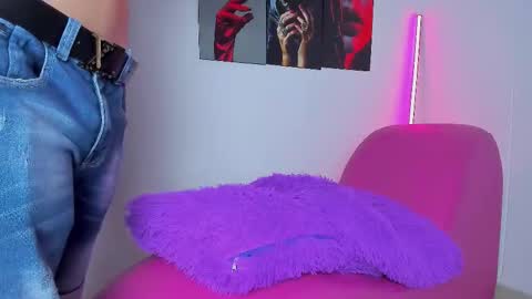 SEX IN THE HOUSE online show from 9, 11, 2025