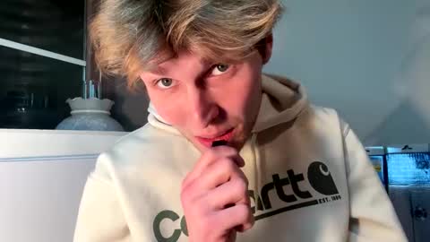 bigskinnyboyshh online show from 2, 1, 2025