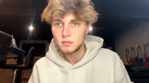 bigskinnyboyshh online show from 13, 2, 2025