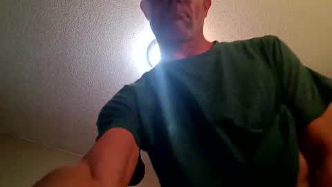 Snapshot of bigstuff674 chatting on 2, 1, 2025 Aka hardwood online show from 2, 1, 2025