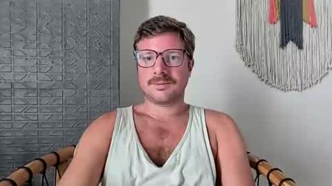 Snapshot of bigthickvic chatting on 9, 5, 2026 bigthickvic online show from 9, 5, 2026
