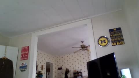 Snapshot of bigtitlover220 chatting on 18, 10, 2025 Jeremy online show from 18, 10, 2025