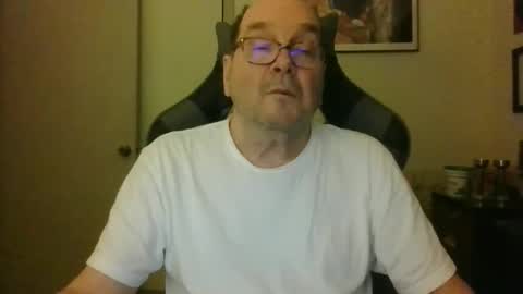 Snapshot of bink195234 chatting on 1, 2, 2026 Bink195234 online show from 1, 2, 2026