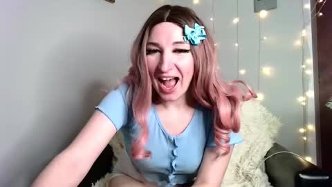 birdie_kiss online show from 2, 3, 2026