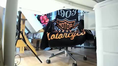 bisexualjay online show from 23, 10, 2025