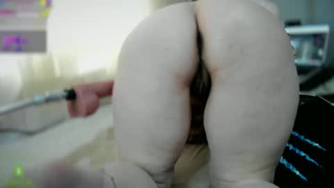 bisex woman online show from 4, 5, 2026
