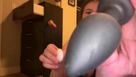 bitchesinthebasement online show from 2, 5, 2026