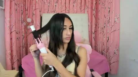 Snapshot of bitchyfarrah_moores chatting on 21, 7, 2026 farrah online show from 21, 7, 2026