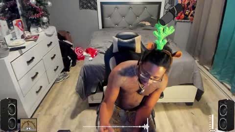 Plant Base Streamers From Pennsylvania online show from 14, 12, 2024