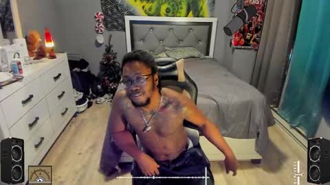 Plant Base Streamers From Pennsylvania online show from 30, 12, 2024