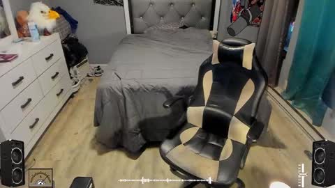 Plant Base Streamers From Pennsylvania online show from 21, 1, 2025