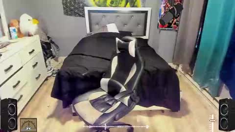 Plant Base Streamers From Pennsylvania online show from 24, 1, 2025