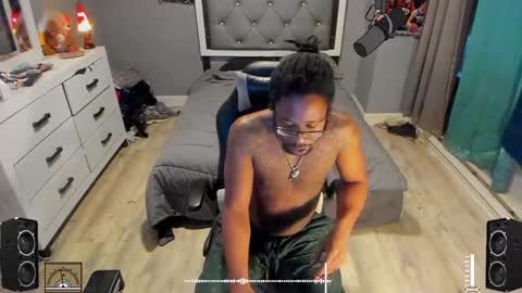 Plant Base Streamers From Pennsylvania online show from 1, 2, 2025