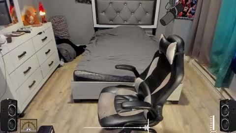 Plant Base Streamers From Pennsylvania online show from 2, 2, 2025