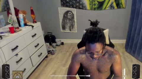 Plant Base Streamers From Pennsylvania online show from 18, 9, 2025