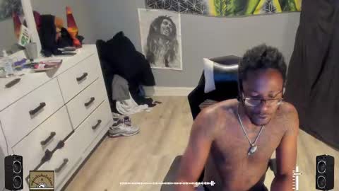 Plant Base Streamers From Pennsylvania online show from 27, 9, 2025