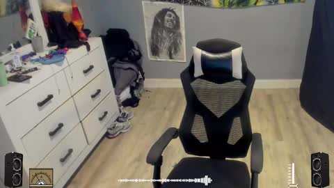 Plant Base Streamers From Pennsylvania online show from 28, 9, 2025