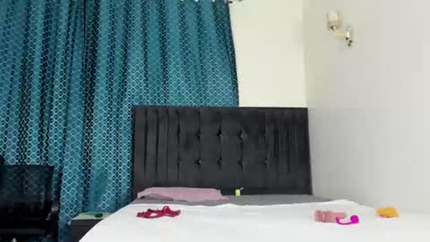 black_beautyxxx online show from 4, 8, 2026