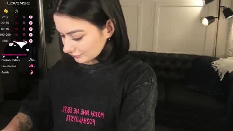 Mon Mon online show from 3, 10, 2025