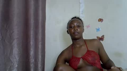 Snapshot of black_rosey chatting on 5, 11, 2025 veraa online show from 5, 11, 2025