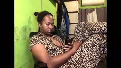 Snapshot of blackasiancockts chatting on 19, 12, 2025 Crystal online show from 19, 12, 2025