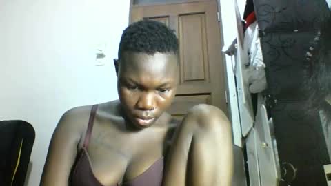 Snapshot of blackmarvel02 chatting on 14, 11, 2025 blackmarvel02 online show from 14, 11, 2025