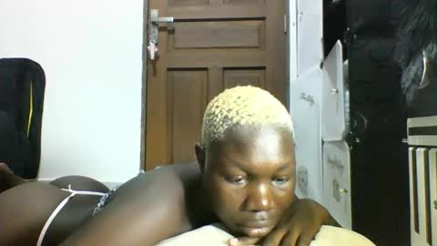 Snapshot of blackmarvel02 chatting on 3, 12, 2025 blackmarvel02 online show from 3, 12, 2025