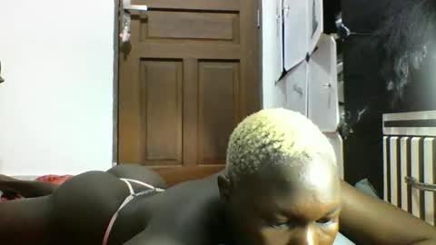 Snapshot of blackmarvel02 chatting on 15, 12, 2025 blackmarvel02 online show from 15, 12, 2025