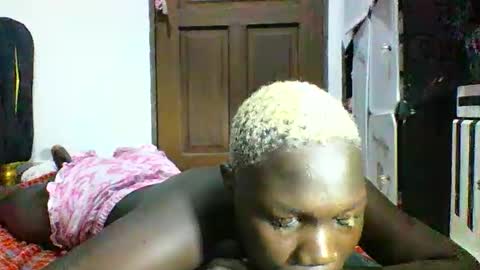 Snapshot of blackmarvel02 chatting on 16, 12, 2025 blackmarvel02 online show from 16, 12, 2025