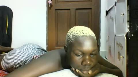 Snapshot of blackmarvel02 chatting on 23, 12, 2025 blackmarvel02 online show from 23, 12, 2025