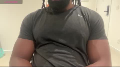 Snapshot of blackmuscles77 chatting on 8, 3, 2026 blackmuscles77 online show from 8, 3, 2026