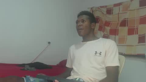 Snapshot of blackpanther_king chatting on 4, 1, 2025 blackpanther_king online show from 4, 1, 2025