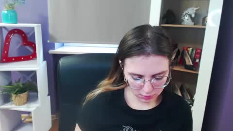 Z O E Y online show from 20, 2, 2025