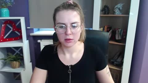 Z O E Y online show from 21, 2, 2025